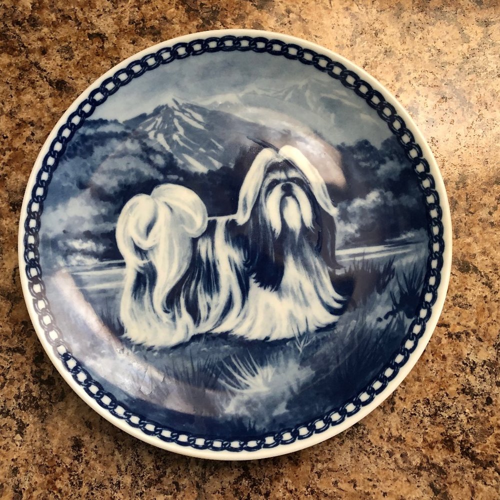SHIZ TZU dog Tod Svendsen plate original Hundeplatte Denmark blue & white